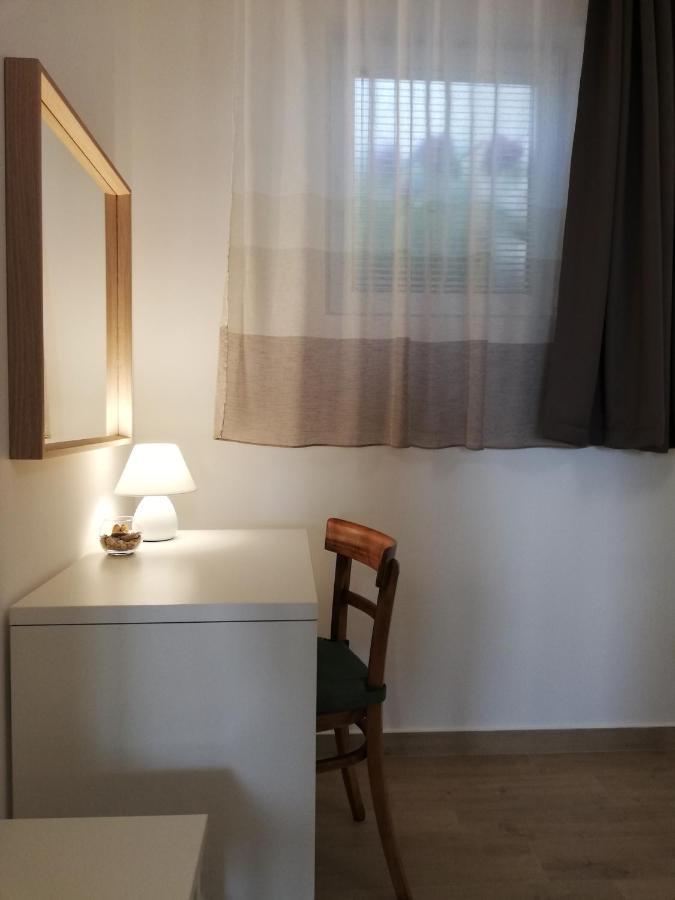 Apartments Tinjarosa Mundanije Zewnętrze zdjęcie