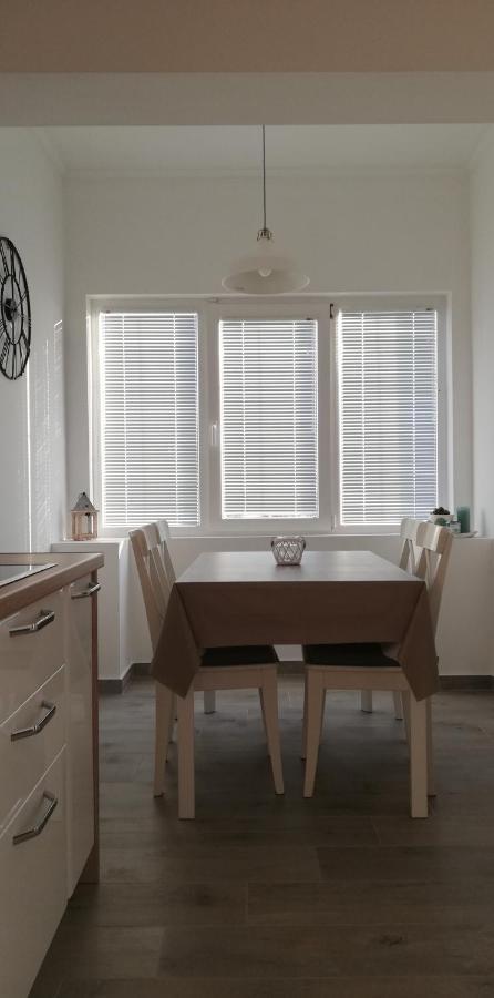 Apartments Tinjarosa Mundanije Zewnętrze zdjęcie