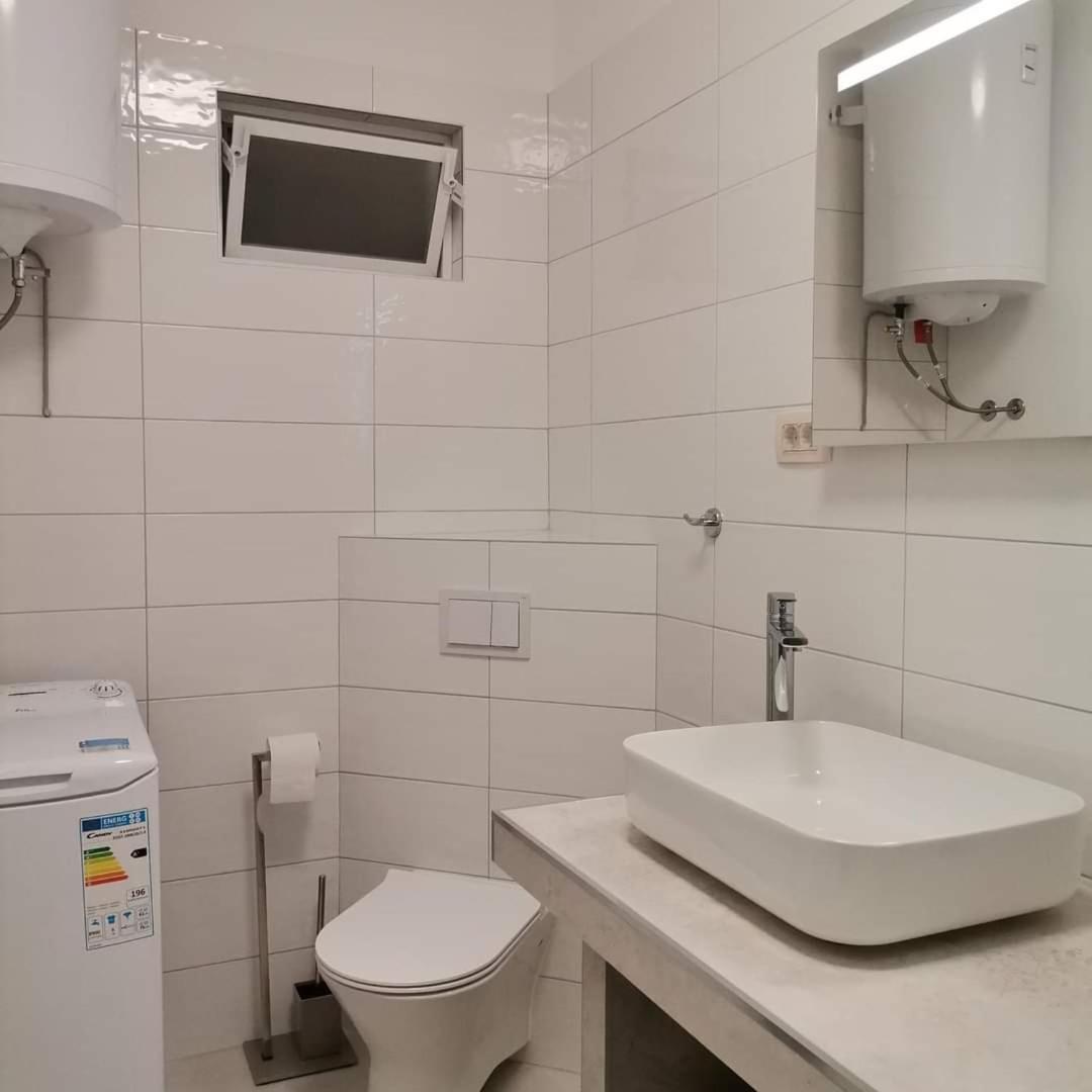 Apartments Tinjarosa Mundanije Zewnętrze zdjęcie