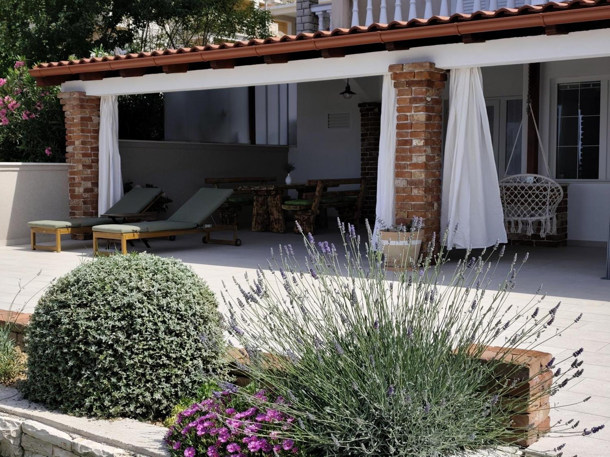 Apartments Tinjarosa Mundanije Zewnętrze zdjęcie